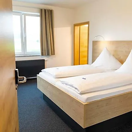 Otel Linde - Blum Buch (Rhein-Hunsruck-Kreis)
