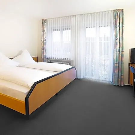 Otel Linde - Blum Buch (Rhein-Hunsruck-Kreis)